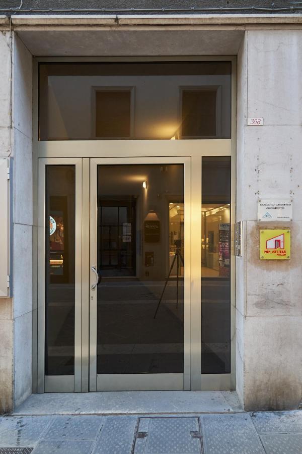 Pop_Art/B&B Corso Italia อาเรซโซ ภายนอก รูปภาพ
